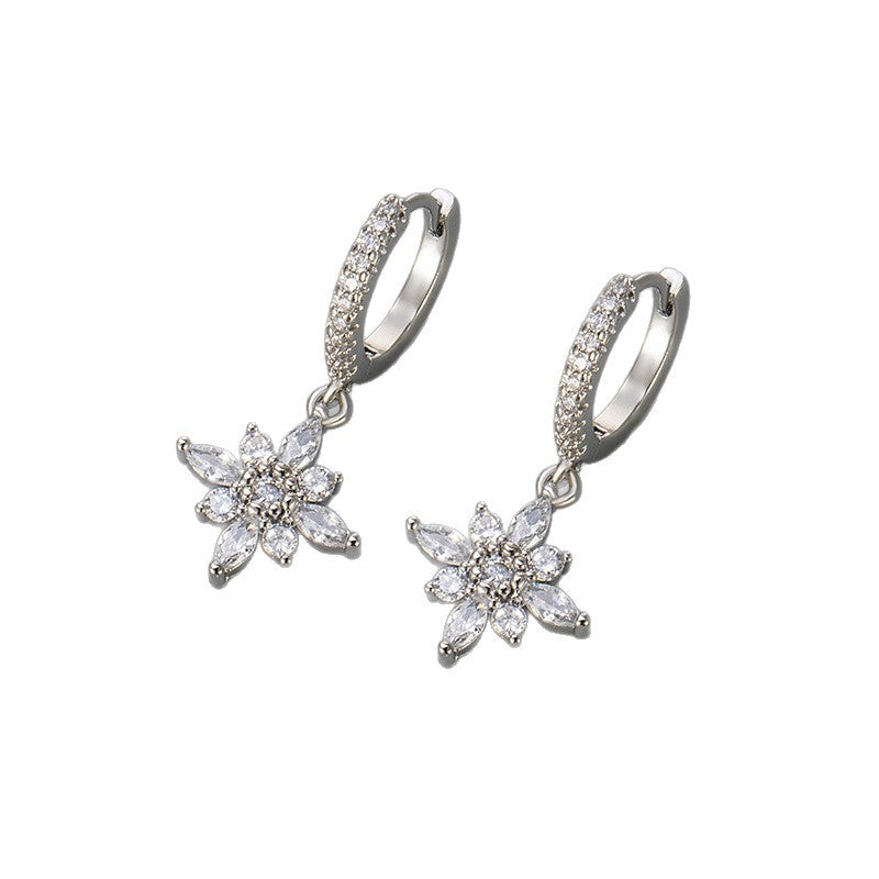 Diamond studded octagonal star ear clasp eprolo