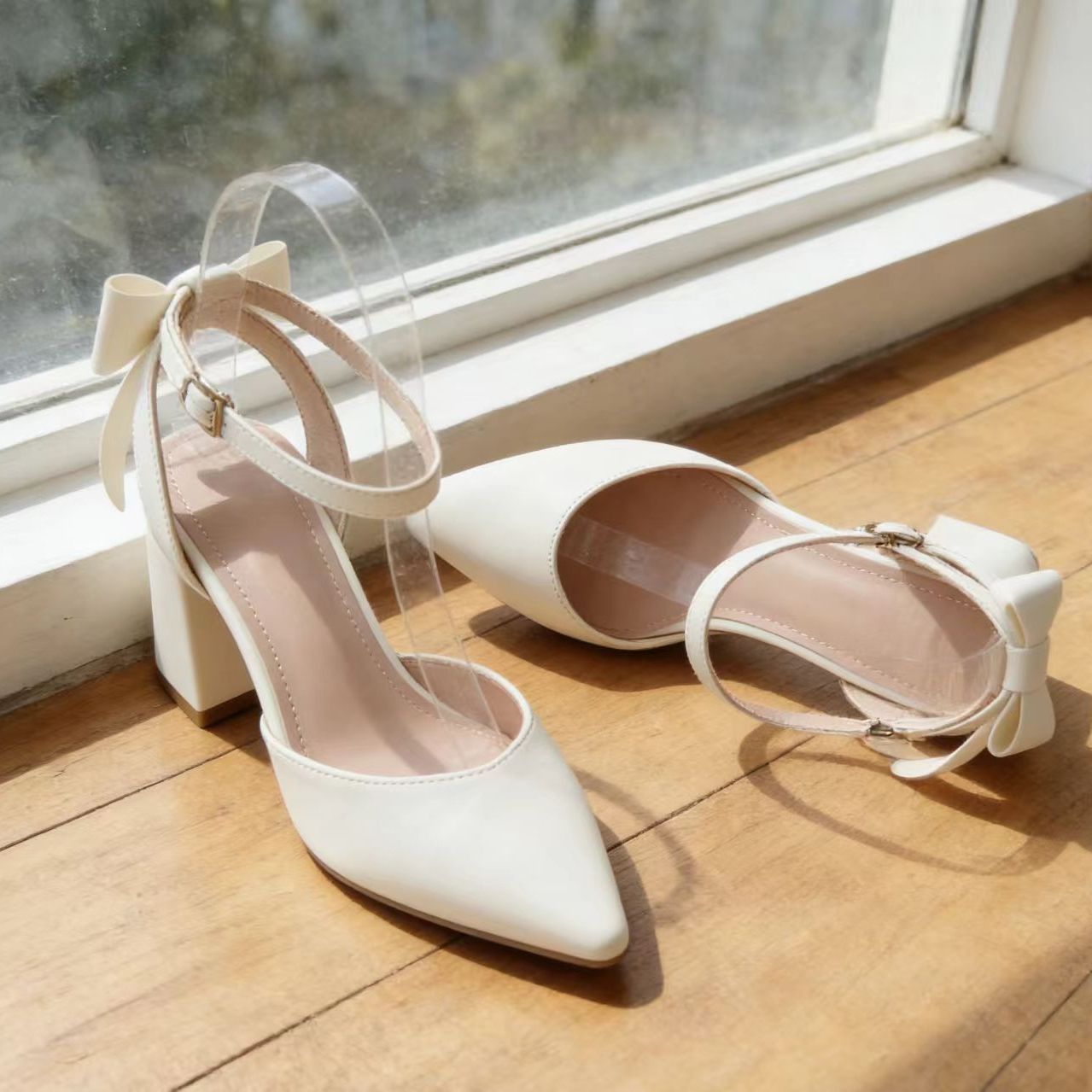 Women's off-white bow chunky heel pointed toe sandals for spring and summer eprolo