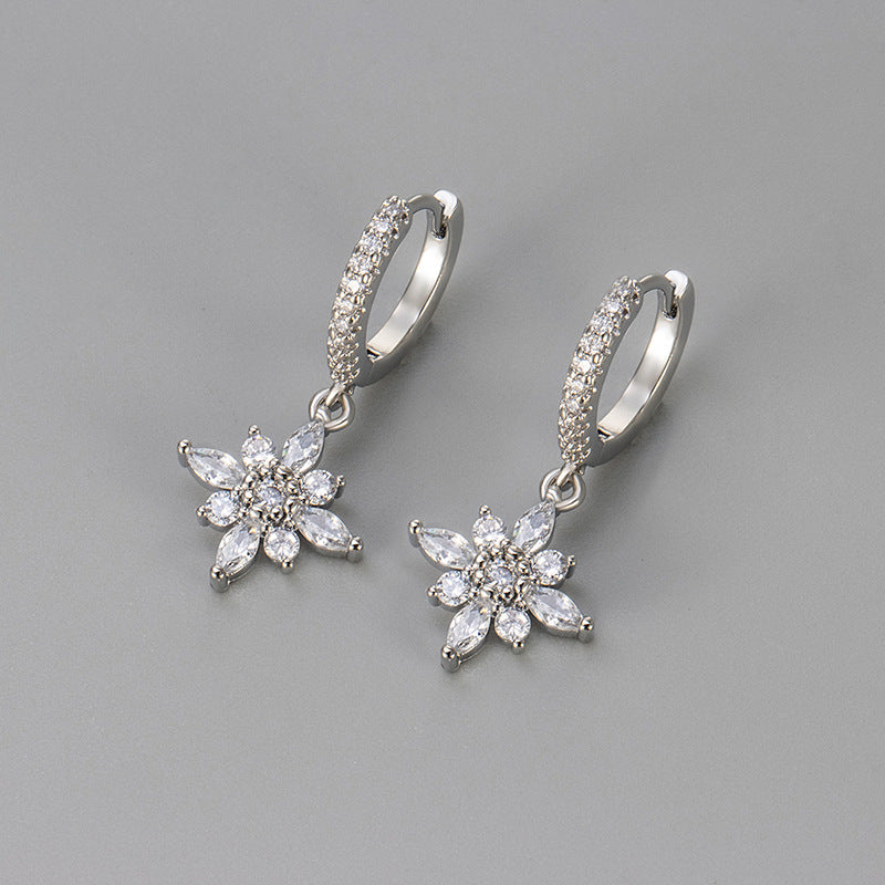 Diamond studded octagonal star ear clasp eprolo