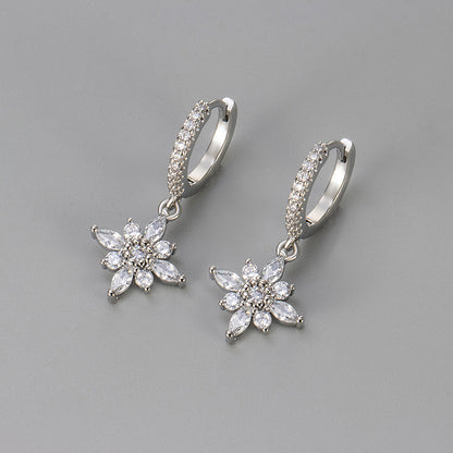 Diamond studded octagonal star ear clasp eprolo